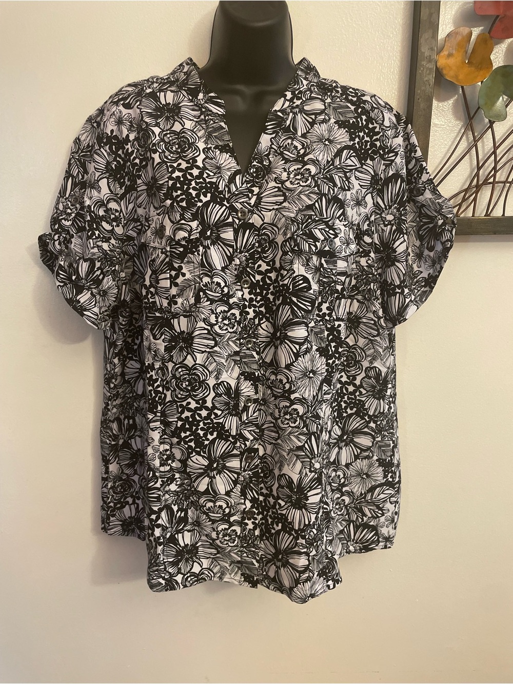 Laura Scott Black & White Floral Print Blouse Button-Down-Size 16/18 W- NWT